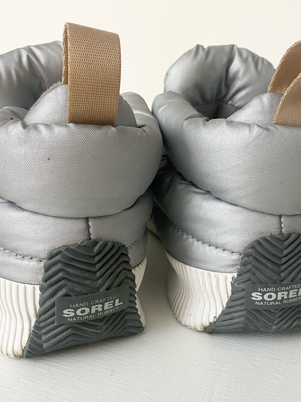 Sorel Out ‘N About Puff lace silver metallic sneaker - Picture 4 of 14